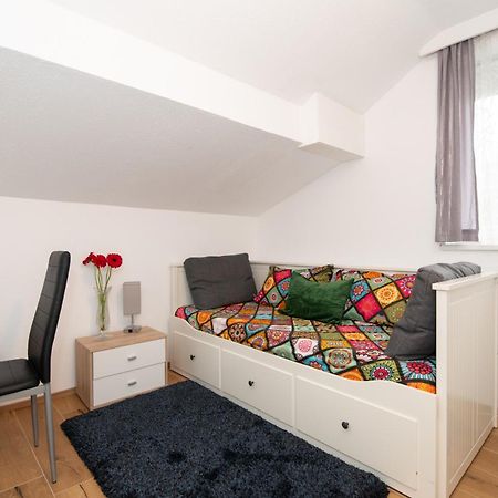 Ferienwohnung Waldblick, Faaker See Oberaichwald  Exterior foto